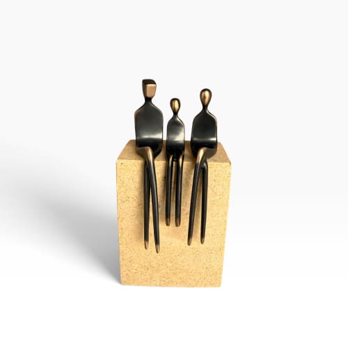 Family of three bronze sculpture modern heirloom | Sculptures by YENNY COCQ