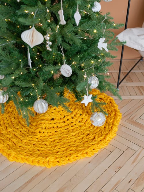 Gold yellow Christmas tree skirt chunky knit | Rugs by Anzy Home