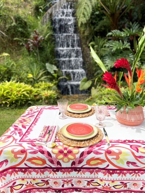 Magenta Tablecloth | Linens & Bedding by OSLÉ HOME DECOR
