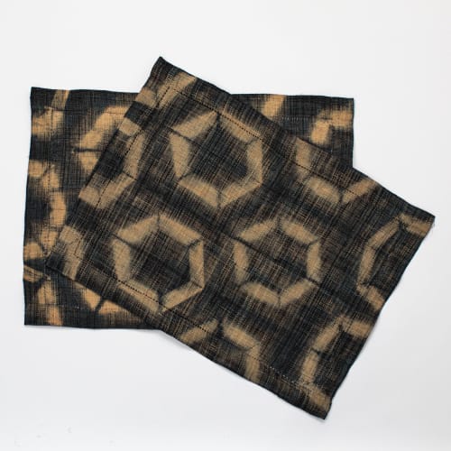 Raffia Shibori Placemat (Pair) - Turtle Pattern - Charcoal | Tableware by Tanana Madagascar