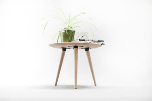 Round Coffee Table Made of Solid Oak | Tables by Manuel Barrera Habitables