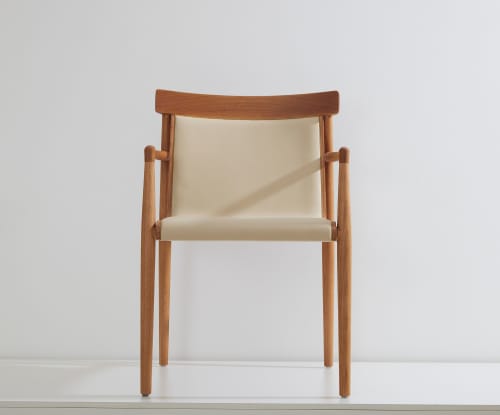 "Dry" CD2 . Special Leather, Wooden Back, Arms | Dining Chair in Chairs by SIMONINI