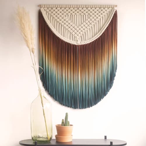 Textile Art Wall Hanging (limited edition) - FEATHER | Wall Hangings by Rianne Aarts / Teddy and Wool Studio