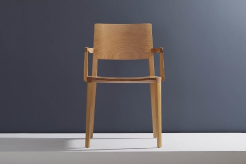 "Evo" CE2. Arms, Natural Solid Wood | Armchair in Chairs by SIMONINI