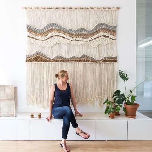 XL Wall Hanging - PATRICIA fiber art | Wall Hangings by Rianne Aarts / Teddy and Wool Studio