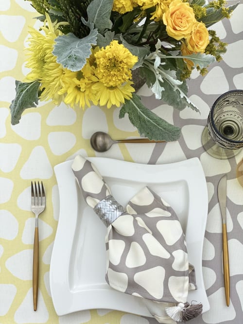 Fossil Napkins | Linens & Bedding by OSLÉ HOME DECOR