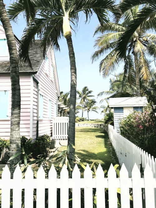 White Picket Hopetown | Photography by Neon Dunes by Lily Keller