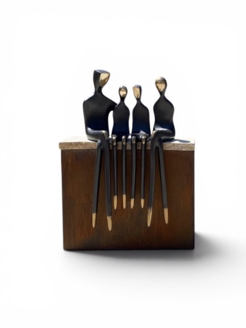 Family of Four outdoor bronze sculpture | Sculptures by YENNY COCQ