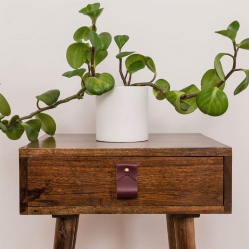 Small Wide Leather Pull [Flag End] | Hardware by Keyaiira | leather + fiber | Artist Studio in Santa Rosa