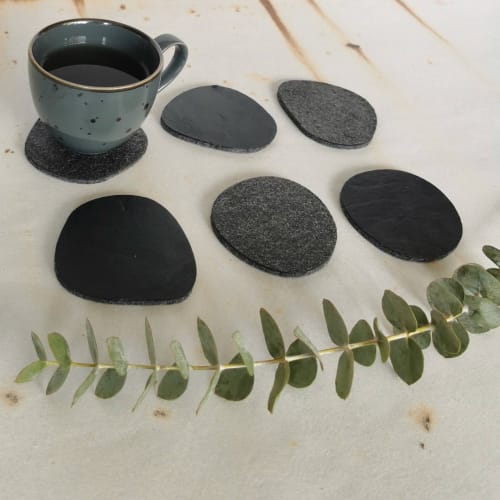 Black stone coasters - modern home table accessory. Set of 6 | Tableware by DecoMundo Home