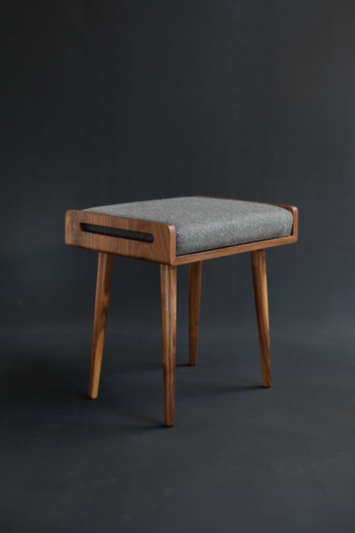 Stool / Seat in Solid Walnut Board | Chairs by Manuel Barrera Habitables