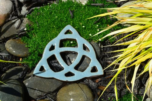 Celtic Knot Triquetra | Wall Sculpture in Wall Hangings by Studio Strietnberger / Knottery Pottery - Kathleen Streitenberger