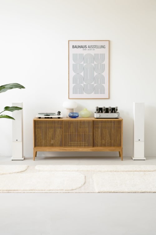 TONN 150 - Record player stand - Solid oak | Storage by Mo Woodwork