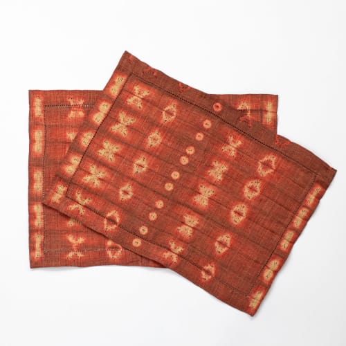 Raffia Shibori Placemat - Cocoon&Moth Pattern - Terra Cotta | Tableware by Tanana Madagascar