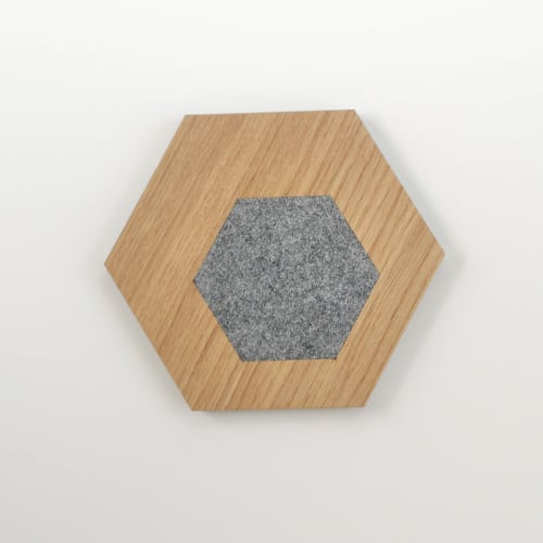 Geometric haxagon shape wood and felt teapot mat "Honeycomb" | Serveware by DecoMundo Home