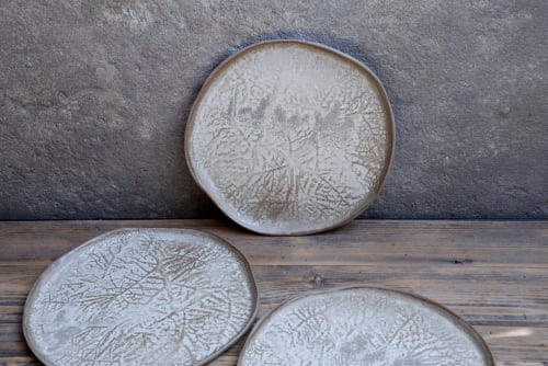 Classic Leaf plates | Dinnerware by Laima Ceramics