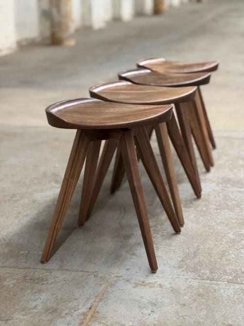 Mid Century Modern Swivel Stool: Hardwood Swiveling Tractor Seat Chair, USA made | Decorative Objects by Niaa