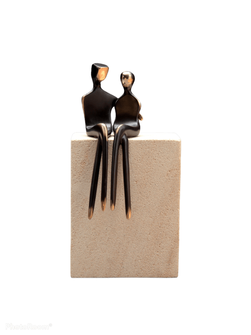 Caress a bronze sculpture | Sculptures by YENNY COCQ