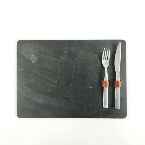 Exclusive black placemat of slate rock and felt, 1 pc. | Tableware by DecoMundo Home