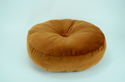 round velvet pillow // round velvet pouf pillow // round box | Pillows by velvet + linen