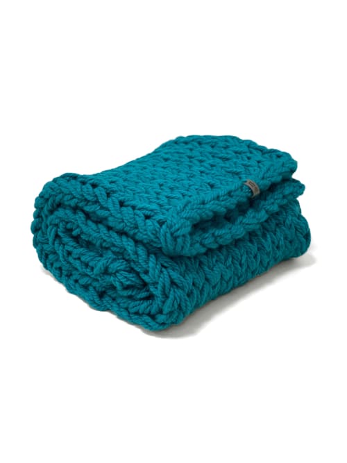 Chunky knit blanket blue green | Linens & Bedding by Anzy Home