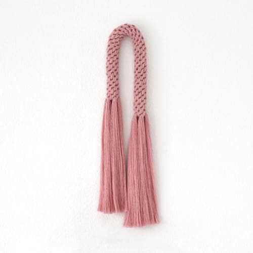 Woven Tassel arch - Aarya in dusty pink | Wall Hangings by YASHI DESIGNS by Bharti Trivedi