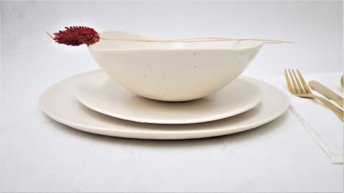 Modern Handmade White Stoneware Dinnerware Set | Dinnerware by YomYomceramic