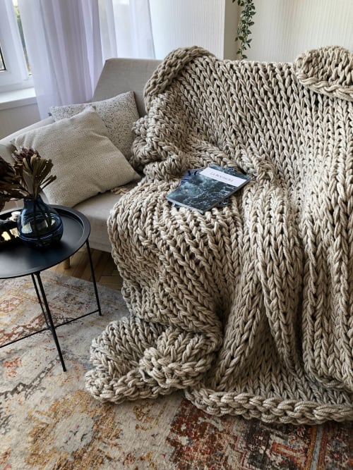 Chunky knit blanket champagne | Linens & Bedding by Anzy Home