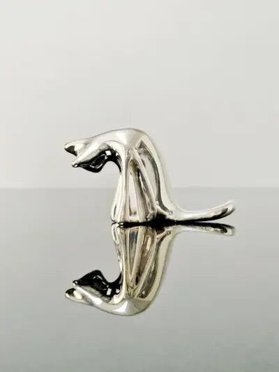 Grooming Cat | Sculptures by YENNY COCQ