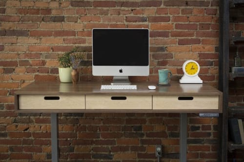 Modern Mantel Clock | Decorative Objects by ROMI