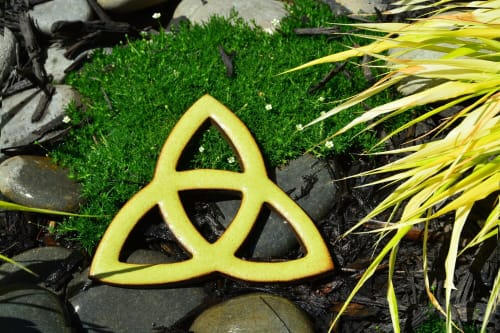 Trinity Celtic Knot (Singular) Earthenware | Wall Hangings by Studio Strietnberger / Knottery Pottery - Kathleen Streitenberger