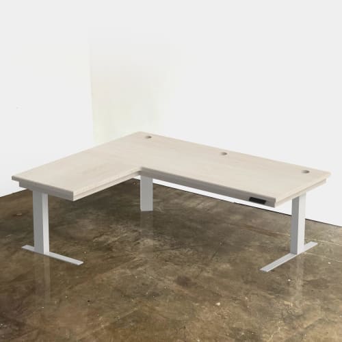 Saturn L-Desk | Tables by ROMI