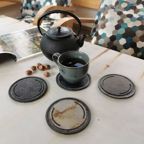Exclusive coasters "Coffee Beans" of slate rock. Set of 4 | Tableware by DecoMundo Home