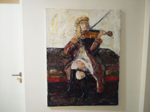 Elizabeth with a violin | Paintings by Ofer Hod | Private Residence in Modi'in-Maccabim-Re'ut
