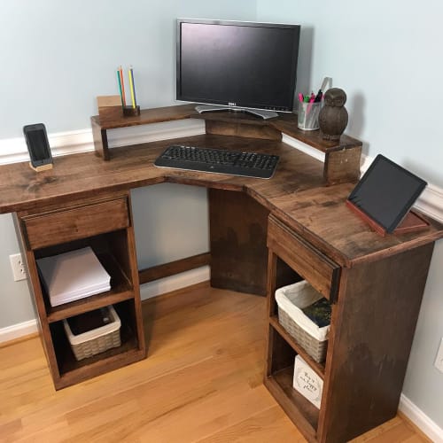 Maple corner desk | Furniture by Cypress DesignWorks