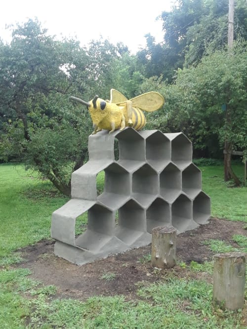 "Honeycomb with Bee" | Public Sculptures by J.A. Mayer "Sculptor" | Winnie Palmer Nature Reserve in Latrobe