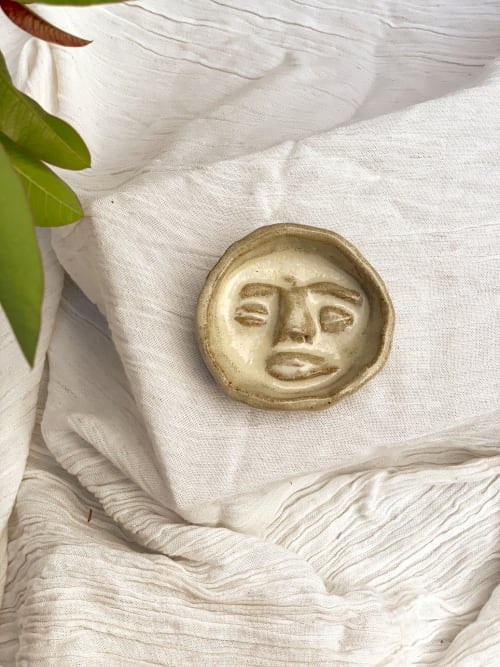 Hidden face | Decorative Objects by by Danielle Hutchens