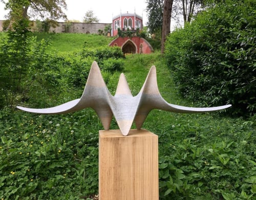 Onda | Sculptures by Guy Stevens | Painswick Rococo Garden in Painswick