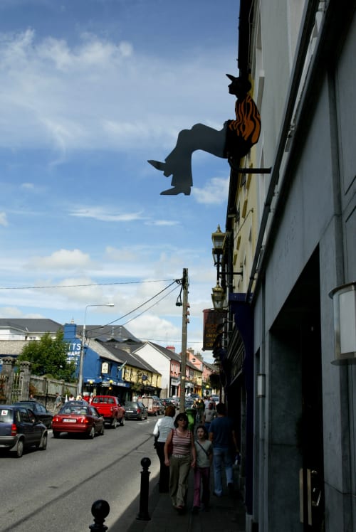 BLACK AND AMBER WATCHER | Public Sculptures by jim collins sculpture