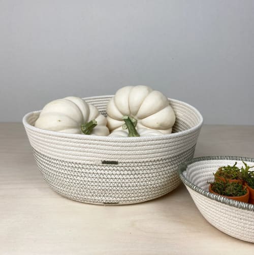 Decorative cotton rope bowl with coloured thread accents