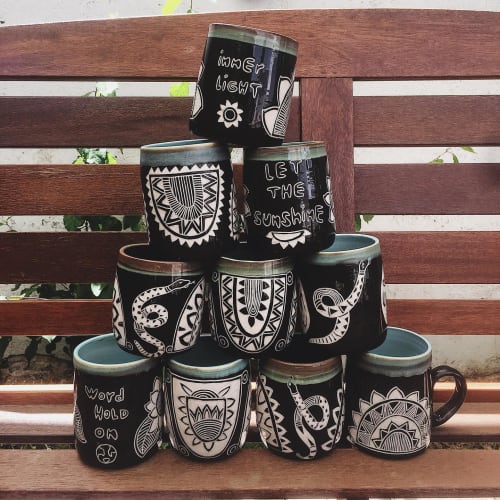 Handmade, sgraffito mugs | Cups by Kizilkarakovan