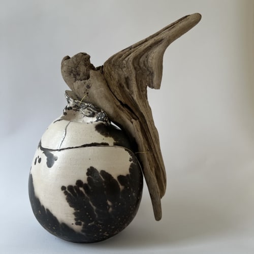 Funeral urn with drift wood | Tableware by Helene Fleury