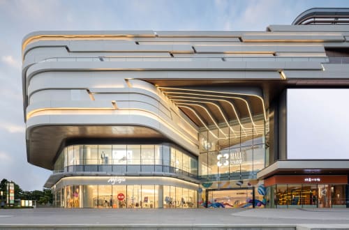 10 Design Completes Lakefront Shopping Mall in Zhuhai