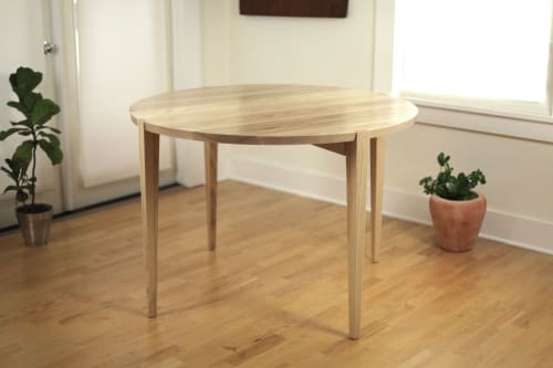 Oslo Round Dining Table | Tables by Studio Moe