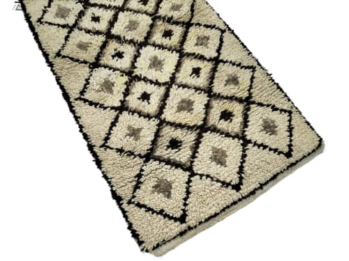 Vintage Moroccan Rug 2.6/6.0 ft - Hand-Tufted Artistry for T | Runner Rug in Rugs by Marrakesh Decor