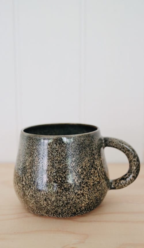 Croco mug | Cups by Noriko Nagaoka