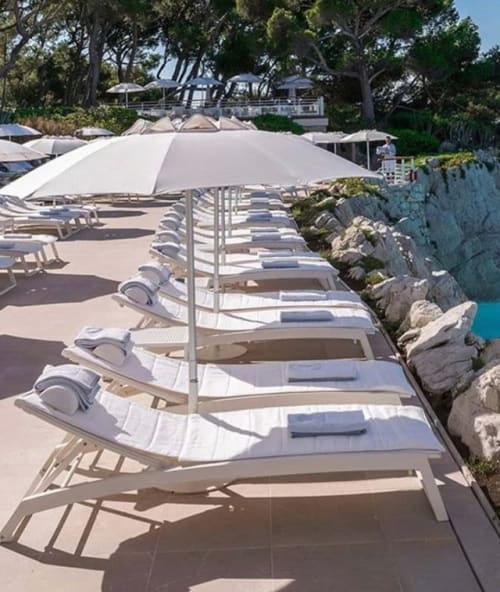 Long Beach Sunlounge | Furniture by Rausch International | Hotel du Cap-Eden-Roc in Antibes