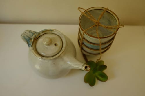 Handmade ceramic teapot | Tableware by Mieke Ceramics