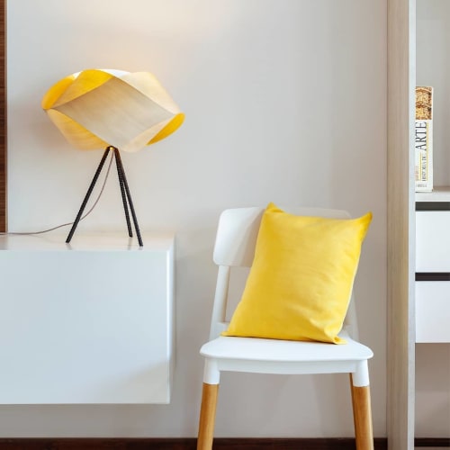 UFO Tabelle - Enigmatic Table Lamp | Lamps by Traum - Wood Lighting