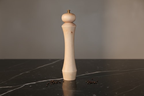 Large Maple Pepper Mill with Gold Accent – Hand‑Turned | Cooking Utensil in Utensils by Holzkunst Samuel Meisinger